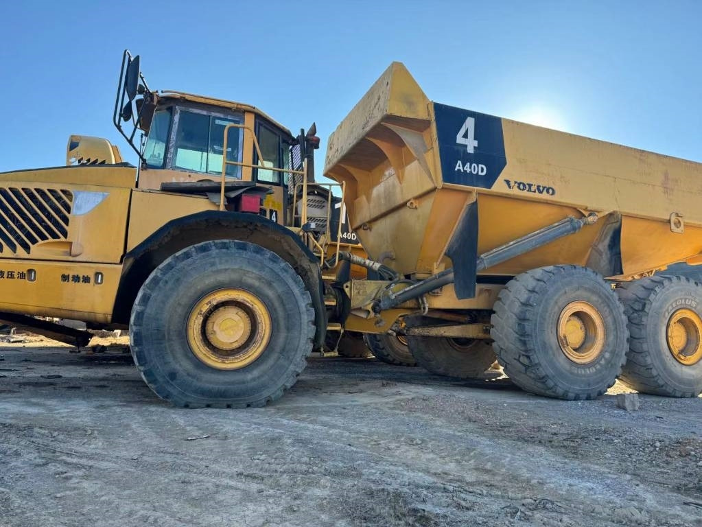 Volvo A 40 D - Zglobni istovarivač: slika Volvo A 40 D - Zglobni istovarivač Volvo A 40 D - Zglobni istovarivač: slika Volvo A 40 D - Zglobni istovarivač