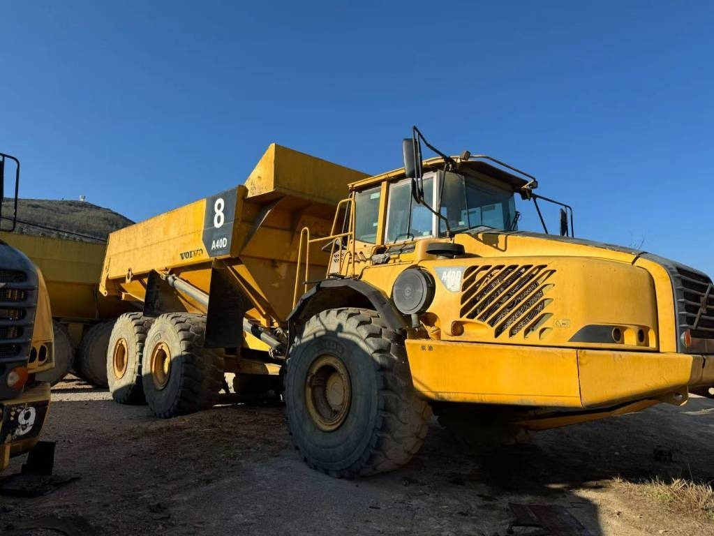 Volvo A 40 D - Zglobni istovarivač: slika Volvo A 40 D - Zglobni istovarivač Volvo A 40 D - Zglobni istovarivač: slika Volvo A 40 D - Zglobni istovarivač