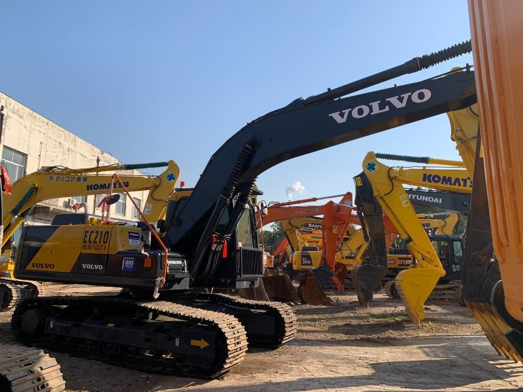 Volvo EC 210 - Bager gusjeničar: slika Volvo EC 210 - Bager gusjeničar Volvo EC 210 - Bager gusjeničar: slika Volvo EC 210 - Bager gusjeničar
