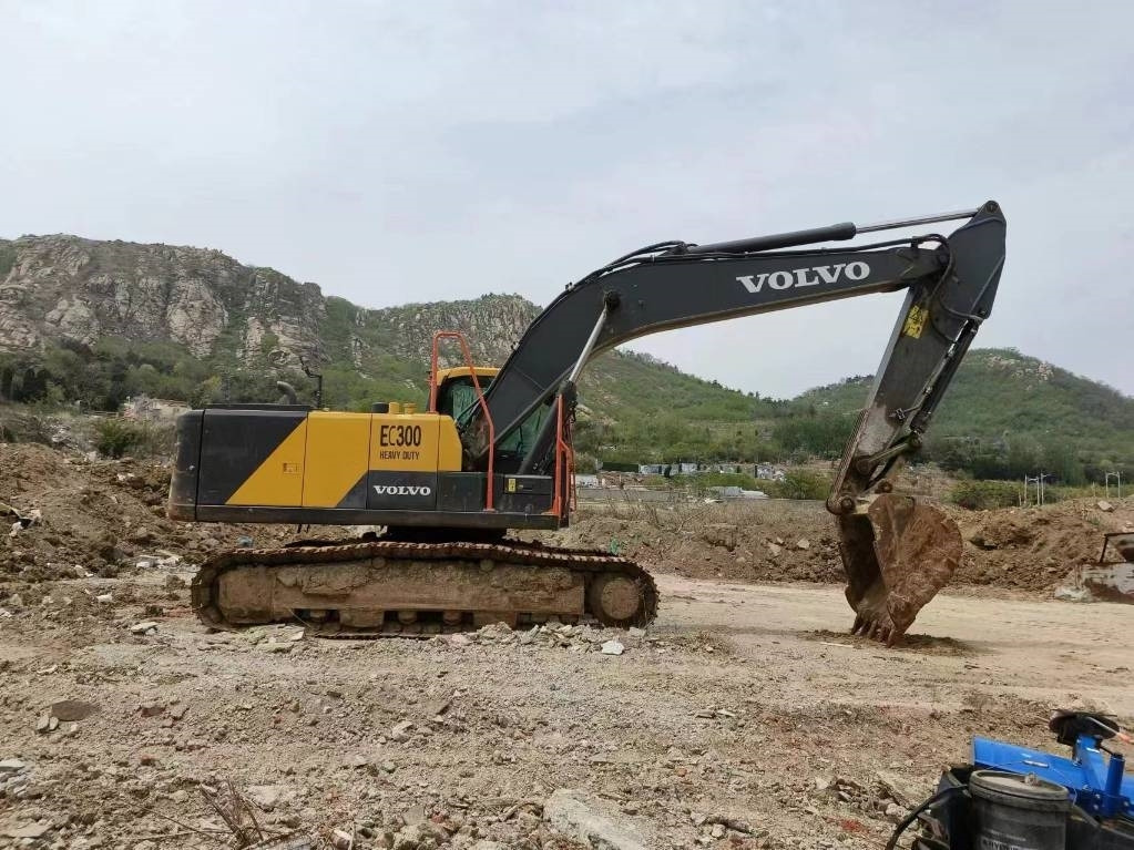 Volvo EC 300 - Bager gusjeničar: slika Volvo EC 300 - Bager gusjeničar Volvo EC 300 - Bager gusjeničar: slika Volvo EC 300 - Bager gusjeničar