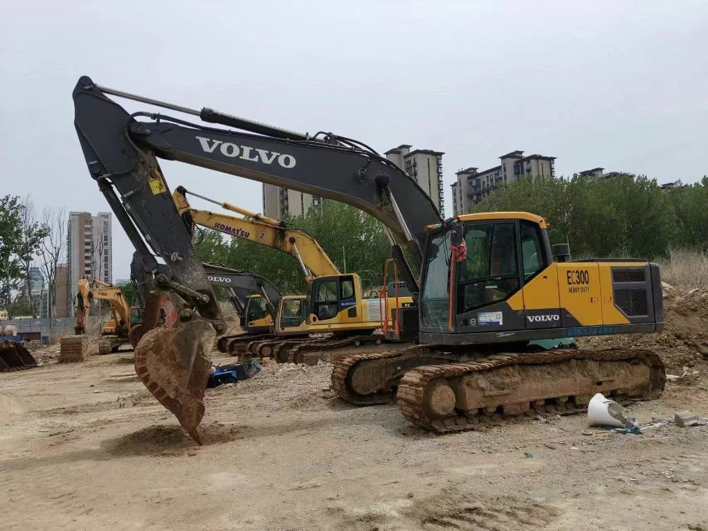 Volvo EC 300 - Bager gusjeničar: slika Volvo EC 300 - Bager gusjeničar Volvo EC 300 - Bager gusjeničar: slika Volvo EC 300 - Bager gusjeničar
