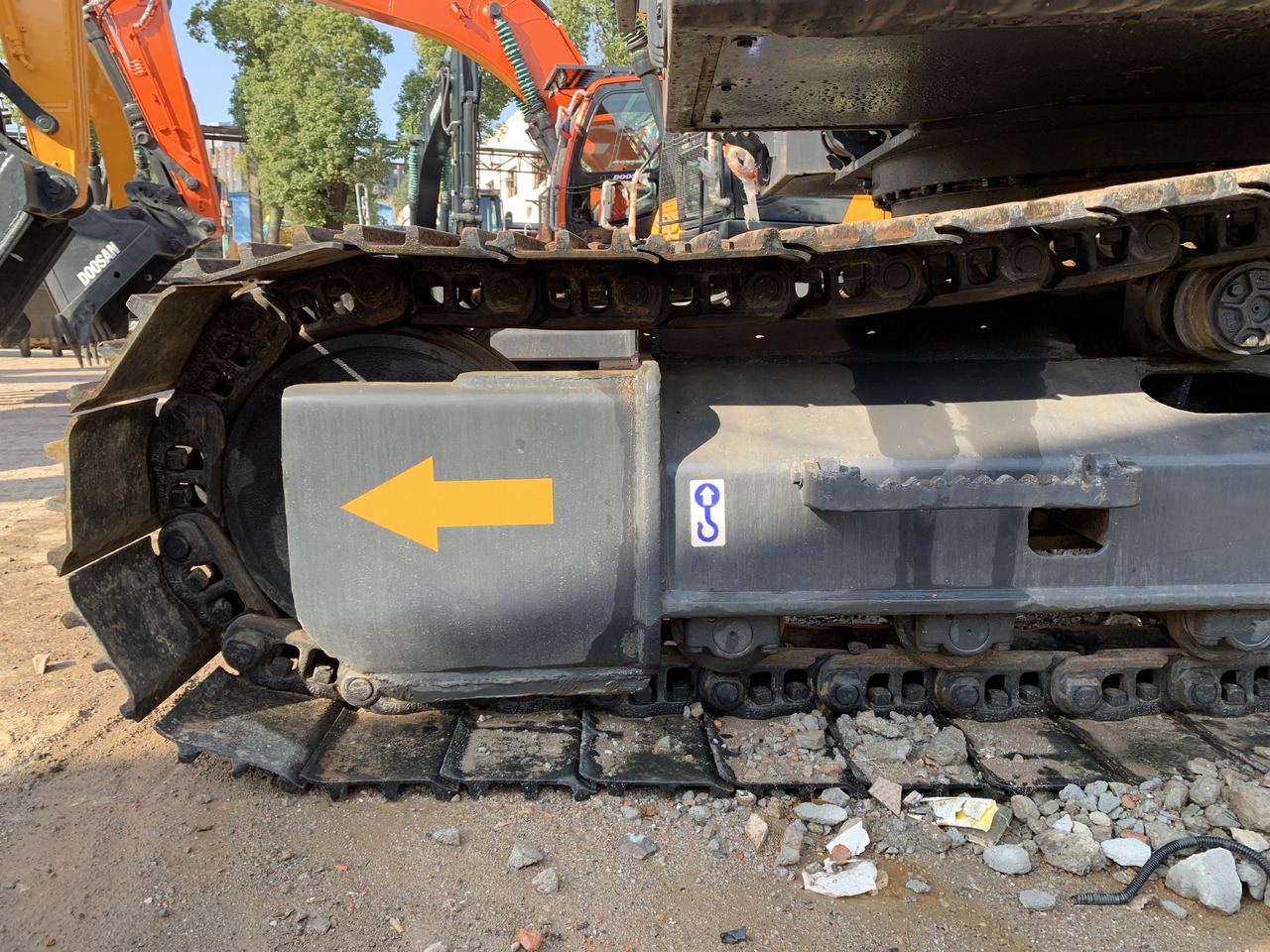 Volvo EC210D - Bager na kotačima: slika Volvo EC210D - Bager na kotačima Volvo EC210D - Bager na kotačima: slika Volvo EC210D - Bager na kotačima