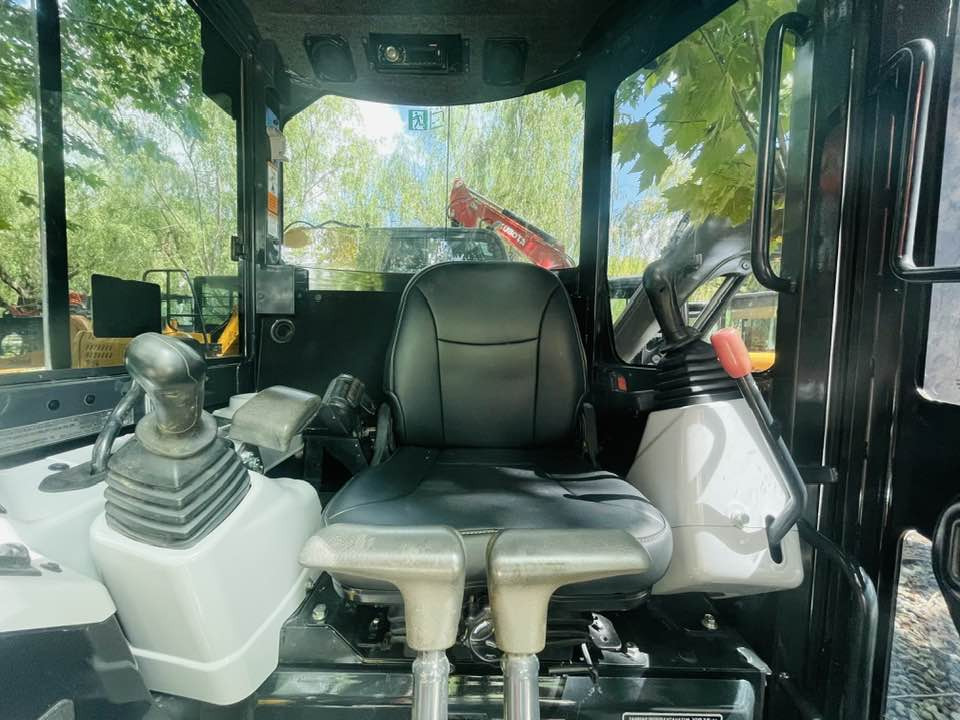 Yanmar ViO35 - Mini bager: slika Yanmar ViO35 - Mini bager Yanmar ViO35 - Mini bager: slika Yanmar ViO35 - Mini bager