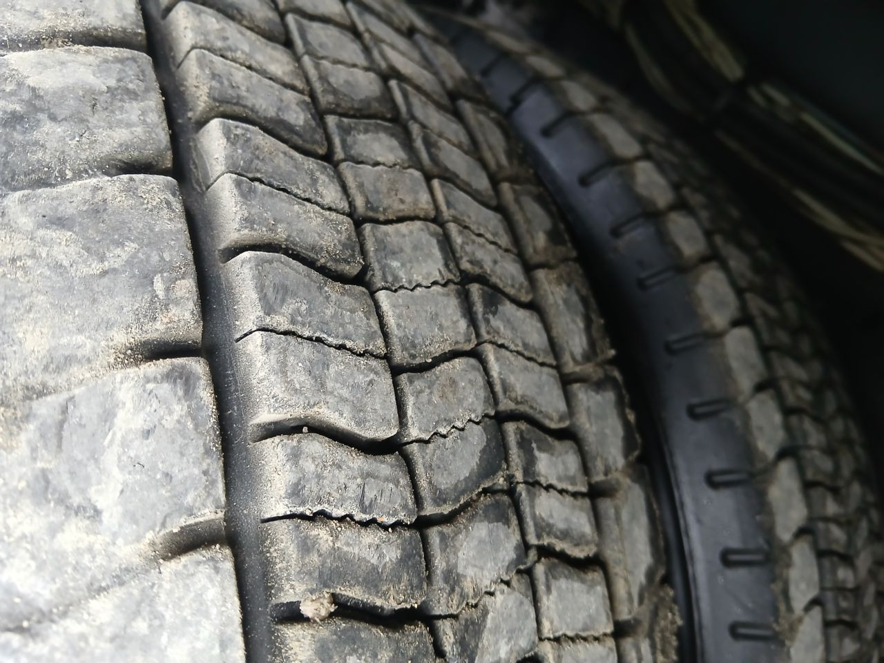 Podizna platforma montirana na kamion Iveco EUROCAGO 100E18 4x2 Others Truck: slika Podizna platforma montirana na kamion Iveco EUROCAGO 100E18 4x2 Others Truck