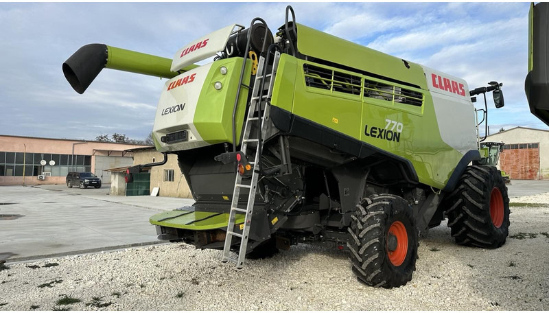 Claas Lexion 770 - Kombajn za žetvu: slika Claas Lexion 770 - Kombajn za žetvu Claas Lexion 770 - Kombajn za žetvu: slika Claas Lexion 770 - Kombajn za žetvu