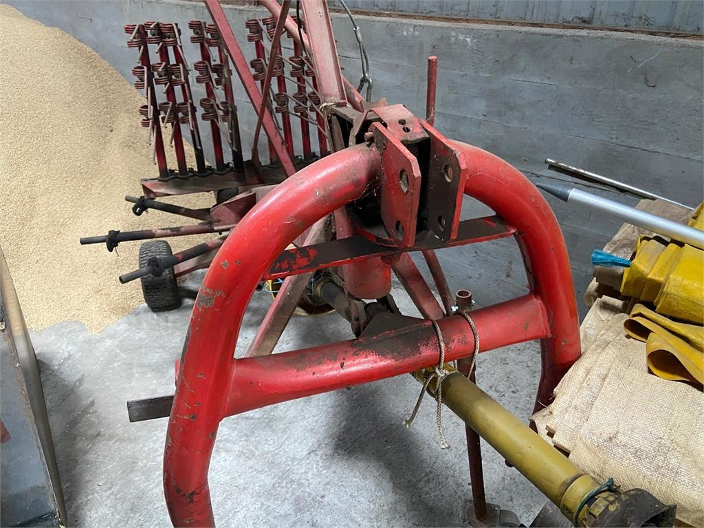 3 METER RIVE - Prevrtač sijena/ Grabulje: slika 3 METER RIVE - Prevrtač sijena/ Grabulje 3 METER RIVE - Prevrtač sijena/ Grabulje: slika 3 METER RIVE - Prevrtač sijena/ Grabulje