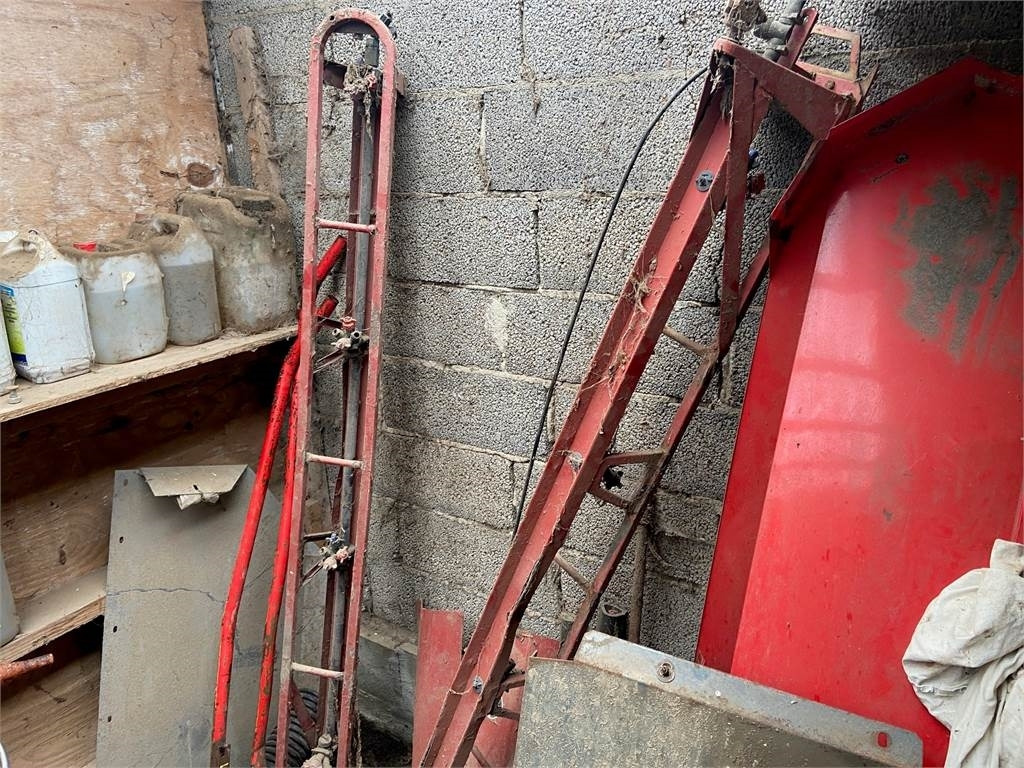 Hardi COMANDER 2800 L 24 M - Vučena prskalica: slika Hardi COMANDER 2800 L 24 M - Vučena prskalica Hardi COMANDER 2800 L 24 M - Vučena prskalica: slika Hardi COMANDER 2800 L 24 M - Vučena prskalica