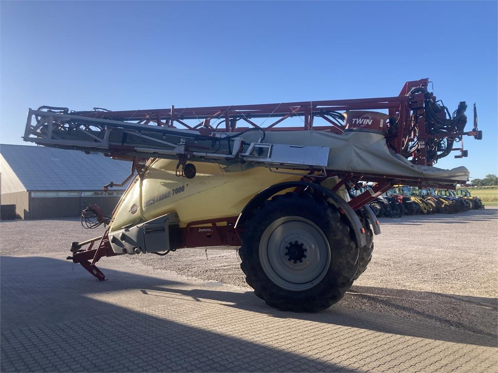 Hardi COMMANDER 7000I TWIN - Vučena prskalica: slika Hardi COMMANDER 7000I TWIN - Vučena prskalica Hardi COMMANDER 7000I TWIN - Vučena prskalica: slika Hardi COMMANDER 7000I TWIN - Vučena prskalica