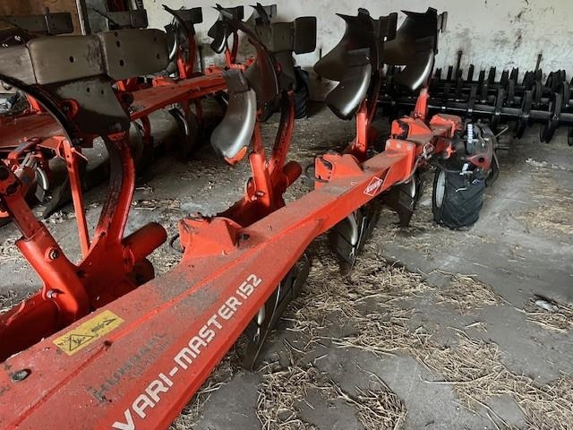 Kuhn VARI-MASTER 152 4+1 - Plug: slika Kuhn VARI-MASTER 152 4+1 - Plug Kuhn VARI-MASTER 152 4+1 - Plug: slika Kuhn VARI-MASTER 152 4+1 - Plug
