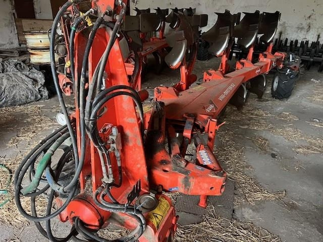 Kuhn VARI-MASTER 152 4+1 - Plug: slika Kuhn VARI-MASTER 152 4+1 - Plug Kuhn VARI-MASTER 152 4+1 - Plug: slika Kuhn VARI-MASTER 152 4+1 - Plug
