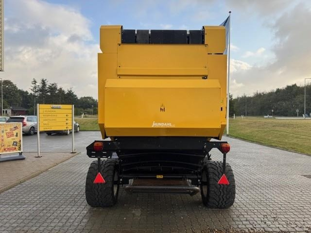 New Holland BR7070 - Rolo balirka: slika New Holland BR7070 - Rolo balirka New Holland BR7070 - Rolo balirka: slika New Holland BR7070 - Rolo balirka