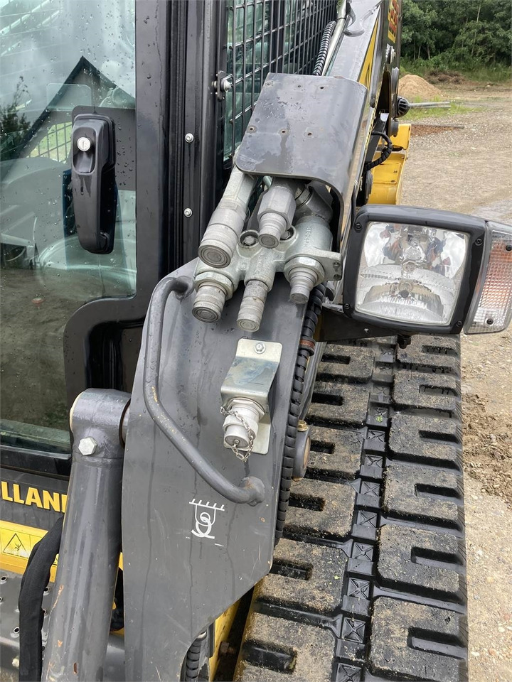 Zakup New Holland C 238 LOADER  New Holland C 238 LOADER: slika Zakup New Holland C 238 LOADER  New Holland C 238 LOADER