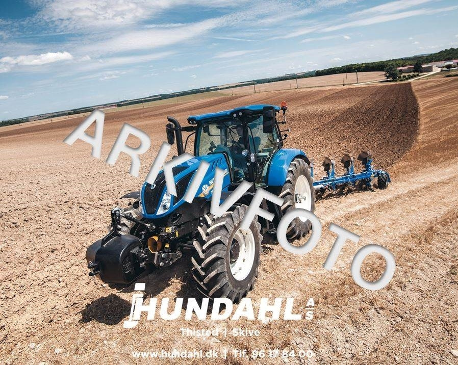 New Holland T6.180 AC ST.V - Traktor: slika New Holland T6.180 AC ST.V - Traktor New Holland T6.180 AC ST.V - Traktor: slika New Holland T6.180 AC ST.V - Traktor
