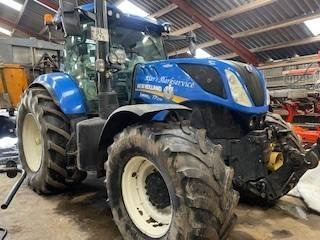 New Holland T7.270 AC MY 18 - Traktor: slika New Holland T7.270 AC MY 18 - Traktor New Holland T7.270 AC MY 18 - Traktor: slika New Holland T7.270 AC MY 18 - Traktor