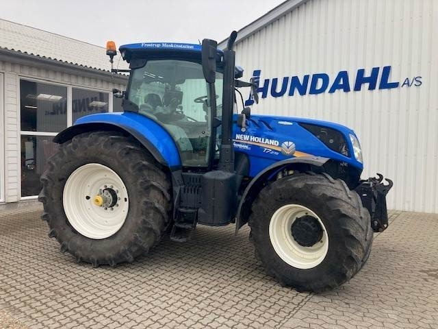 New Holland T7.270 AC MY 18 - Traktor: slika New Holland T7.270 AC MY 18 - Traktor New Holland T7.270 AC MY 18 - Traktor: slika New Holland T7.270 AC MY 18 - Traktor
