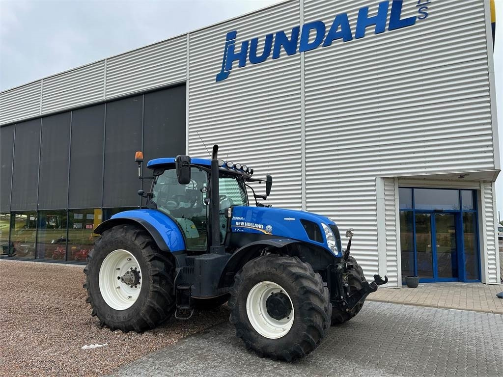 New Holland T7.270AC KEY - Traktor: slika New Holland T7.270AC KEY - Traktor New Holland T7.270AC KEY - Traktor: slika New Holland T7.270AC KEY - Traktor