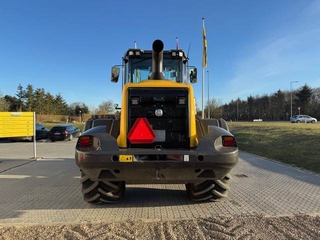 New Holland W170D2 TRIN 5-Z - Utovarivač na kotačima: slika New Holland W170D2 TRIN 5-Z - Utovarivač na kotačima New Holland W170D2 TRIN 5-Z - Utovarivač na kotačima: slika New Holland W170D2 TRIN 5-Z - Utovarivač na kotačima