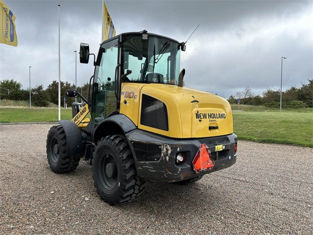 New Holland W80C ZB HS-AG - Utovarivač na kotačima: slika New Holland W80C ZB HS-AG - Utovarivač na kotačima New Holland W80C ZB HS-AG - Utovarivač na kotačima: slika New Holland W80C ZB HS-AG - Utovarivač na kotačima