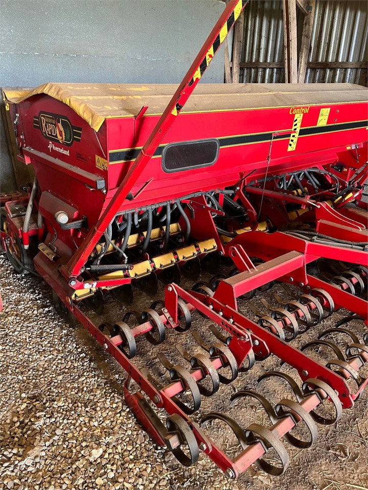 Vaderstad RAPID 400S - Kombajn i sijačica: slika Vaderstad RAPID 400S - Kombajn i sijačica Vaderstad RAPID 400S - Kombajn i sijačica: slika Vaderstad RAPID 400S - Kombajn i sijačica