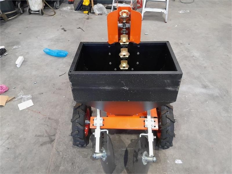 - - - Boxer AGRI - Sadilica za krumpir: slika - - - Boxer AGRI - Sadilica za krumpir - - - Boxer AGRI - Sadilica za krumpir: slika - - - Boxer AGRI - Sadilica za krumpir