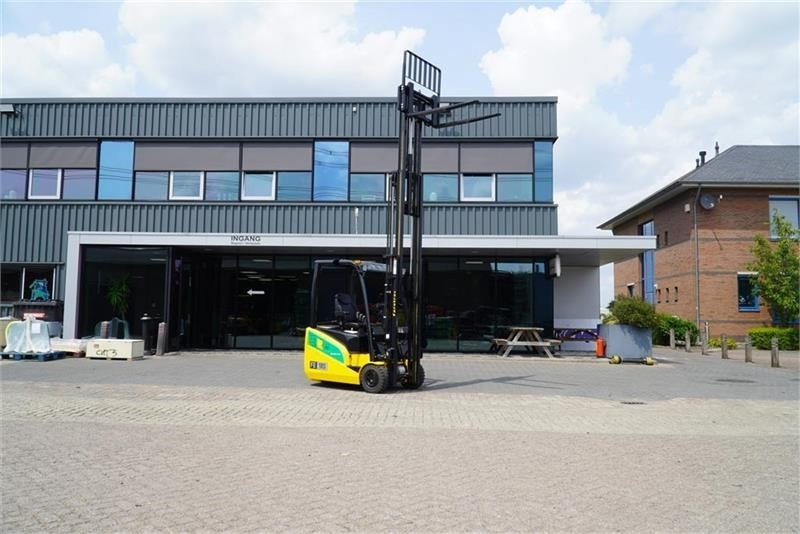 Eurotrac El truck - Električni viličar: slika Eurotrac El truck - Električni viličar Eurotrac El truck - Električni viličar: slika Eurotrac El truck - Električni viličar