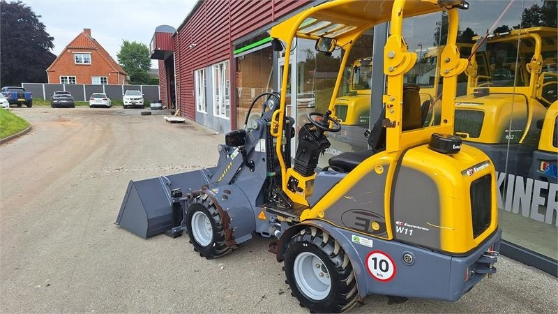 Eurotrac W11 - Zglobni utovarivač: slika Eurotrac W11 - Zglobni utovarivač Eurotrac W11 - Zglobni utovarivač: slika Eurotrac W11 - Zglobni utovarivač