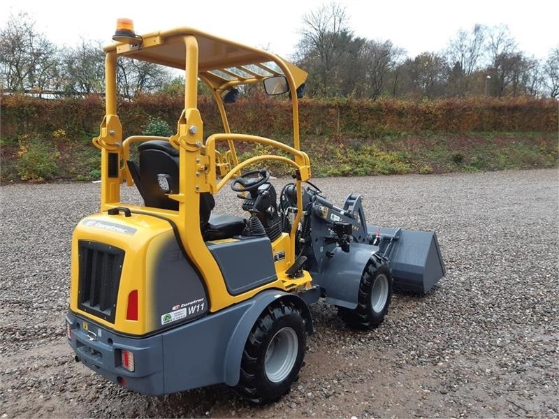 Eurotrac W11 med lav tårn - Zglobni utovarivač: slika Eurotrac W11 med lav tårn - Zglobni utovarivač Eurotrac W11 med lav tårn - Zglobni utovarivač: slika Eurotrac W11 med lav tårn - Zglobni utovarivač