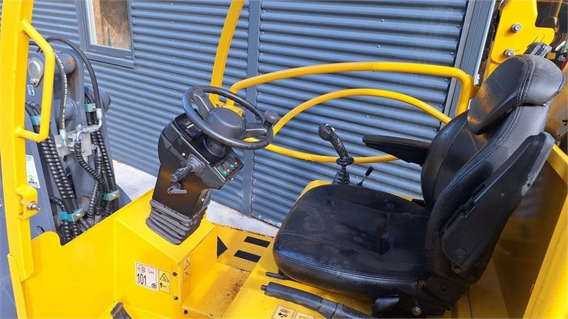 Eurotrac W12 - Zglobni utovarivač: slika Eurotrac W12 - Zglobni utovarivač Eurotrac W12 - Zglobni utovarivač: slika Eurotrac W12 - Zglobni utovarivač