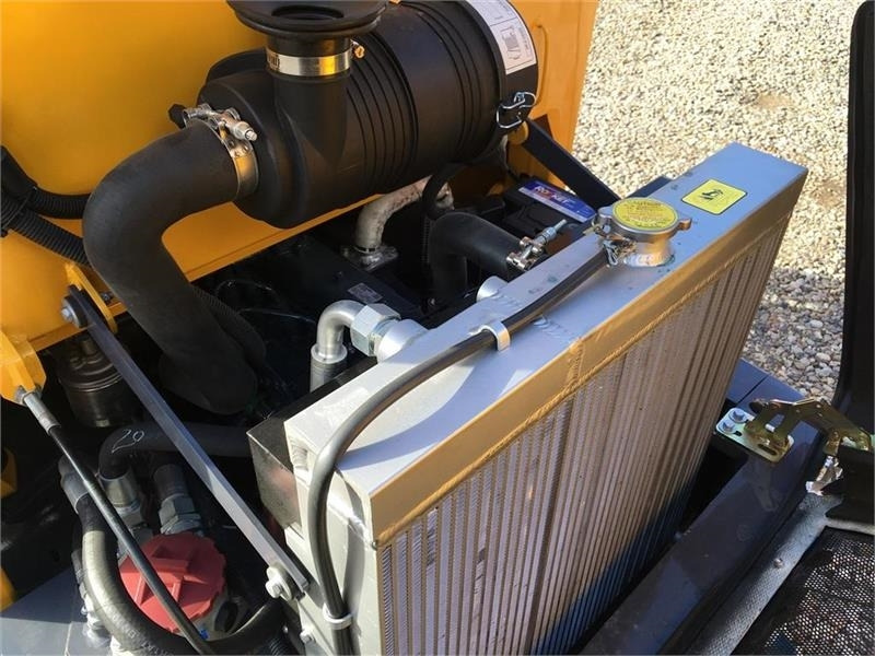 Zglobni utovarivač Eurotrac W12 m. lang arm: slika Zglobni utovarivač Eurotrac W12 m. lang arm