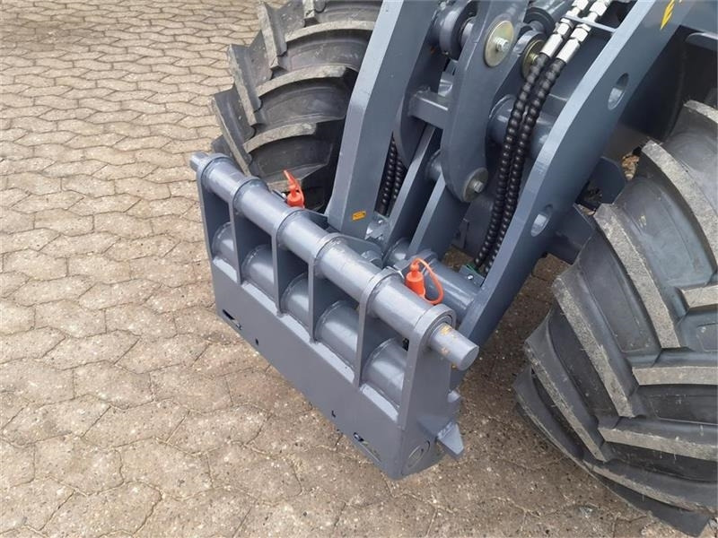 Eurotrac W12 med førerhus - Zglobni utovarivač: slika Eurotrac W12 med førerhus - Zglobni utovarivač Eurotrac W12 med førerhus - Zglobni utovarivač: slika Eurotrac W12 med førerhus - Zglobni utovarivač