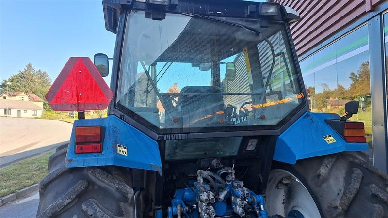 Ford 8240  - Traktor: slika Ford 8240  - Traktor Ford 8240  - Traktor: slika Ford 8240  - Traktor