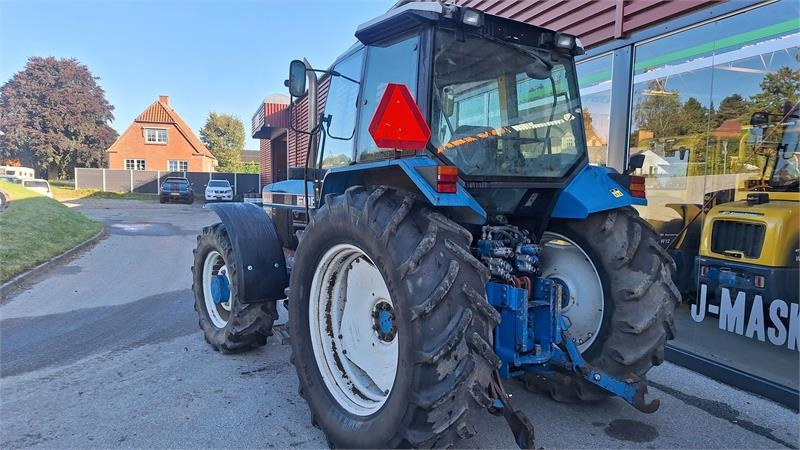 Ford 8240  - Traktor: slika Ford 8240  - Traktor Ford 8240  - Traktor: slika Ford 8240  - Traktor