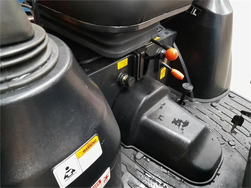 Općinski traktor Solis 26 hst: slika Općinski traktor Solis 26 hst Općinski traktor Solis 26 hst: slika Općinski traktor Solis 26 hst