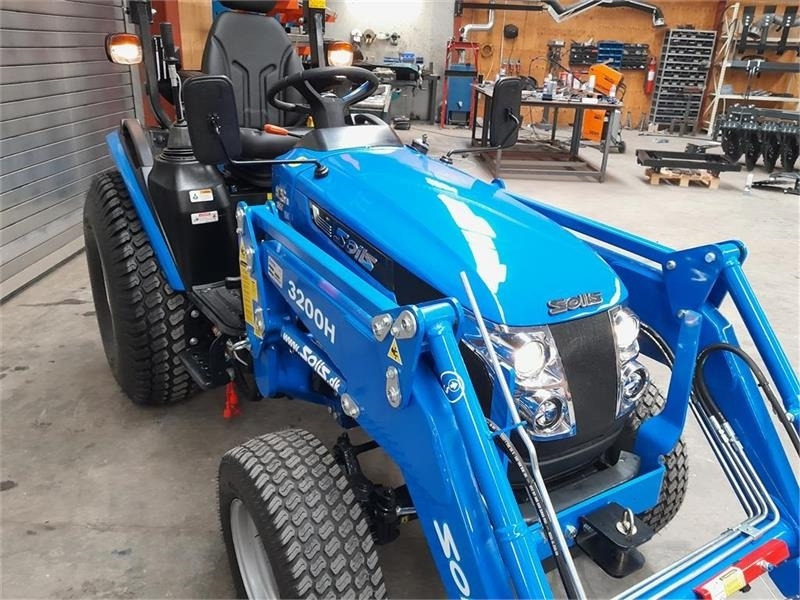 Općinski traktor Solis 26 hst: slika Općinski traktor Solis 26 hst Općinski traktor Solis 26 hst: slika Općinski traktor Solis 26 hst