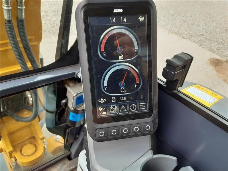 Mini bager XCMG xe27e: slika Mini bager XCMG xe27e