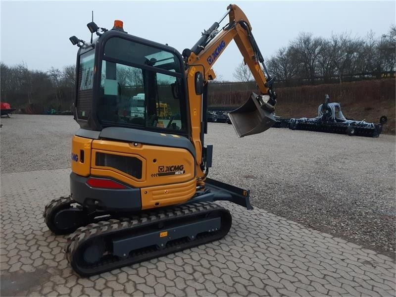 Mini bager XCMG xe27e: slika Mini bager XCMG xe27e