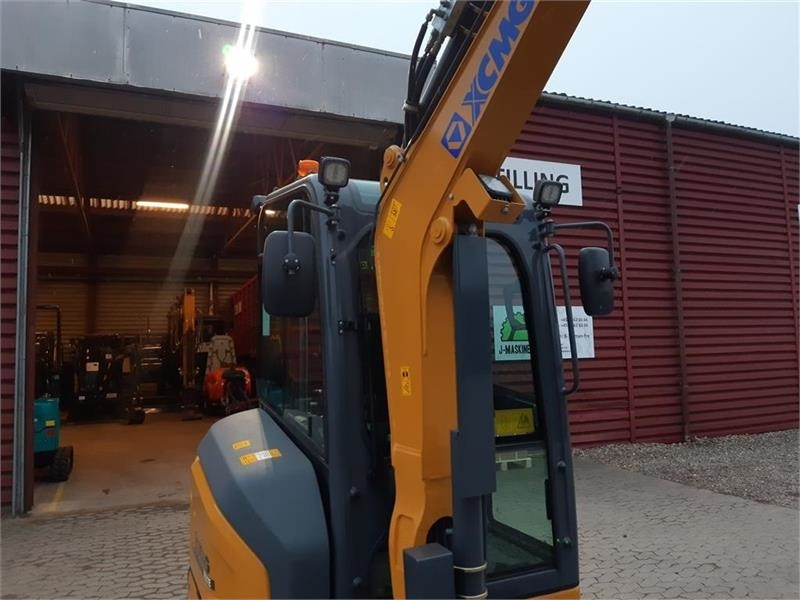 Mini bager XCMG xe27e: slika Mini bager XCMG xe27e