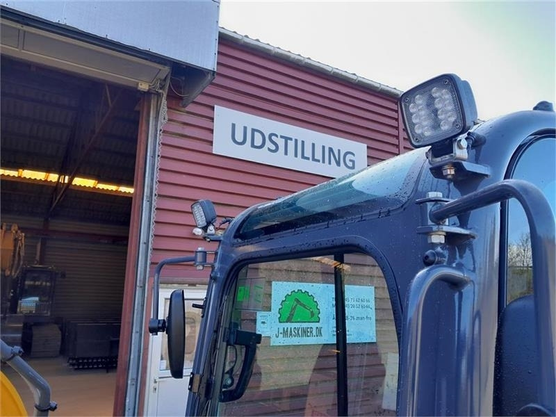 Mini bager XCMG xe27e med rototilt: slika Mini bager XCMG xe27e med rototilt