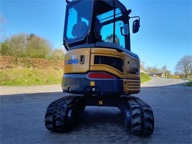 Mini bager XCMG xe27e med rototilt: slika Mini bager XCMG xe27e med rototilt