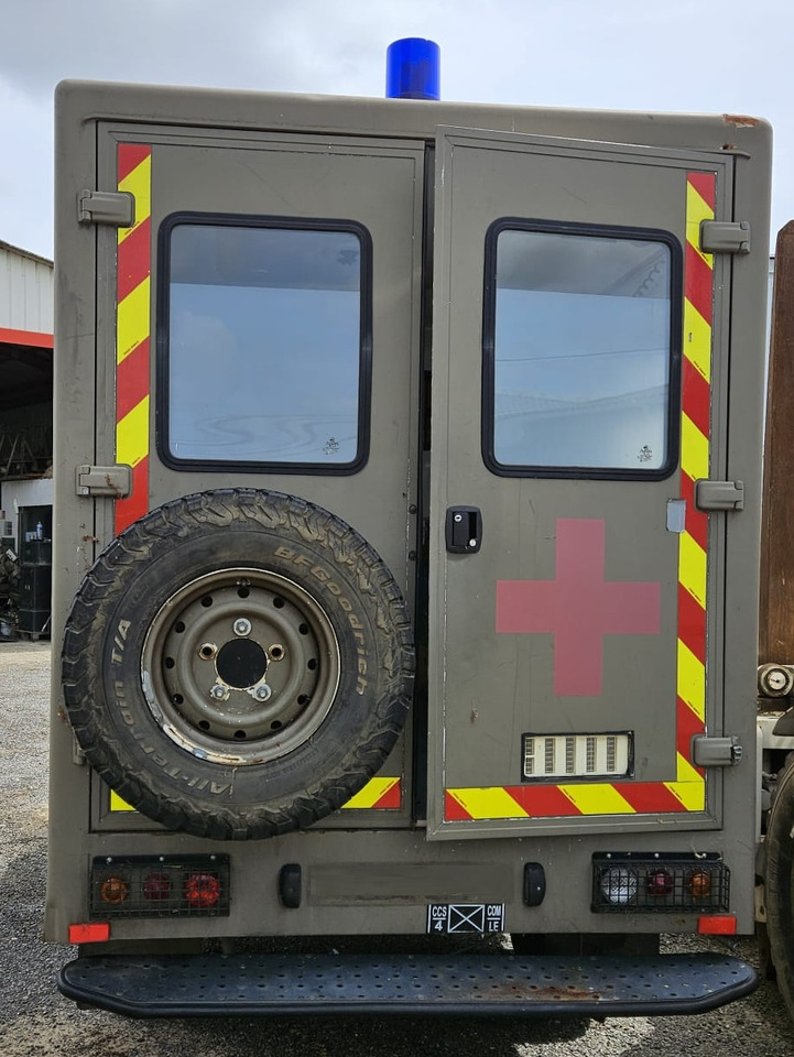 LAND ROVER Défender Ambulance - Dostavno vozilo: slika LAND ROVER Défender Ambulance - Dostavno vozilo LAND ROVER Défender Ambulance - Dostavno vozilo: slika LAND ROVER Défender Ambulance - Dostavno vozilo
