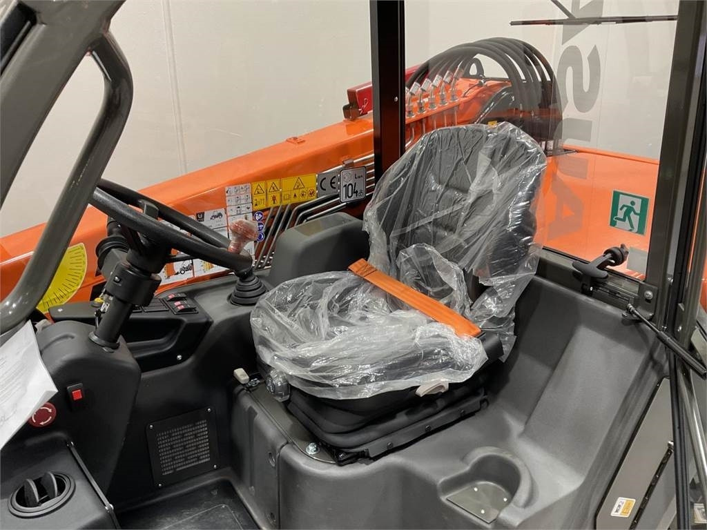 Ausa T164EX4 - Teleskopski krak: slika Ausa T164EX4 - Teleskopski krak Ausa T164EX4 - Teleskopski krak: slika Ausa T164EX4 - Teleskopski krak