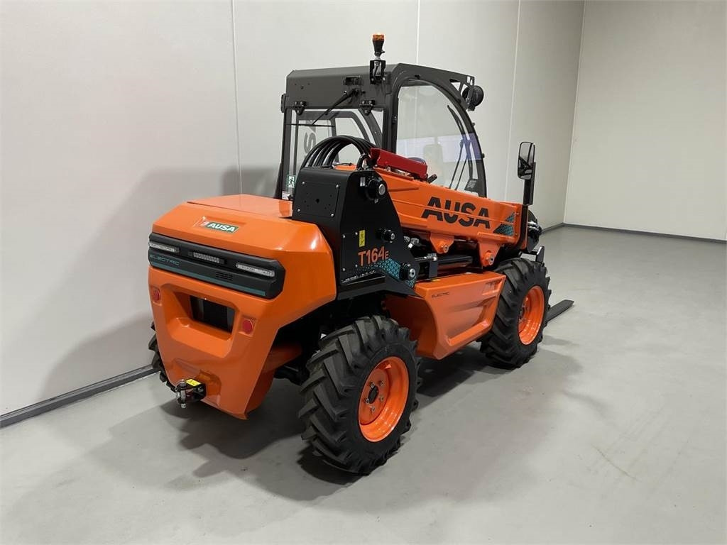 Ausa T164EX4 - Teleskopski krak: slika Ausa T164EX4 - Teleskopski krak Ausa T164EX4 - Teleskopski krak: slika Ausa T164EX4 - Teleskopski krak