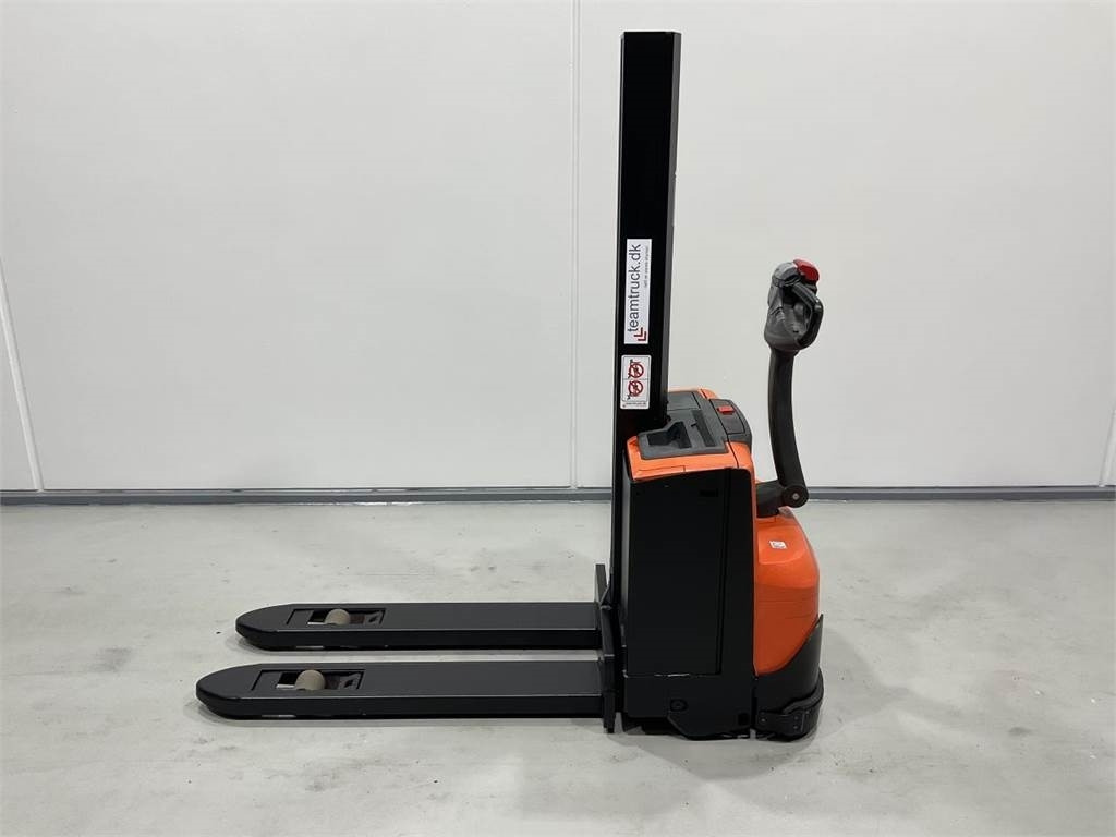 BT SWE080L - Slagač stoga: slika BT SWE080L - Slagač stoga BT SWE080L - Slagač stoga: slika BT SWE080L - Slagač stoga