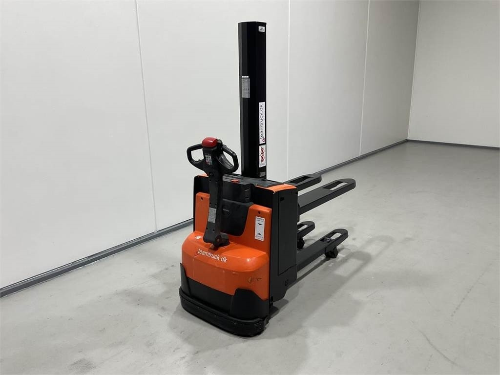 BT SWE080L - Slagač stoga: slika BT SWE080L - Slagač stoga BT SWE080L - Slagač stoga: slika BT SWE080L - Slagač stoga