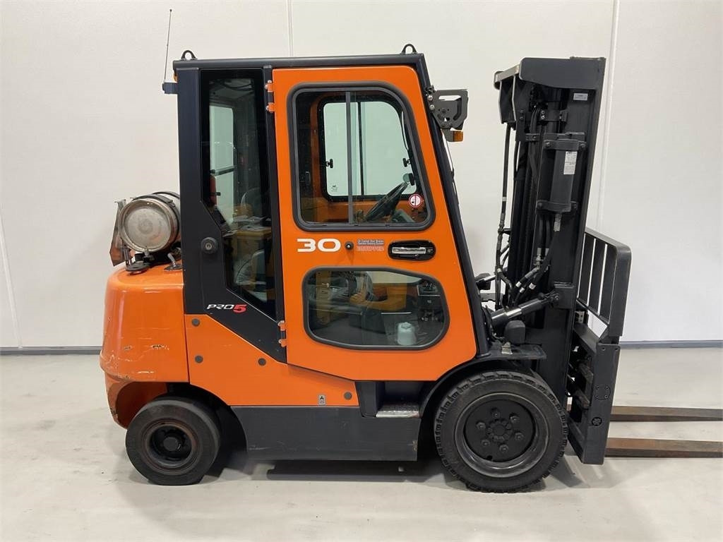 Doosan G30E-5 - Plinski viličar: slika Doosan G30E-5 - Plinski viličar Doosan G30E-5 - Plinski viličar: slika Doosan G30E-5 - Plinski viličar