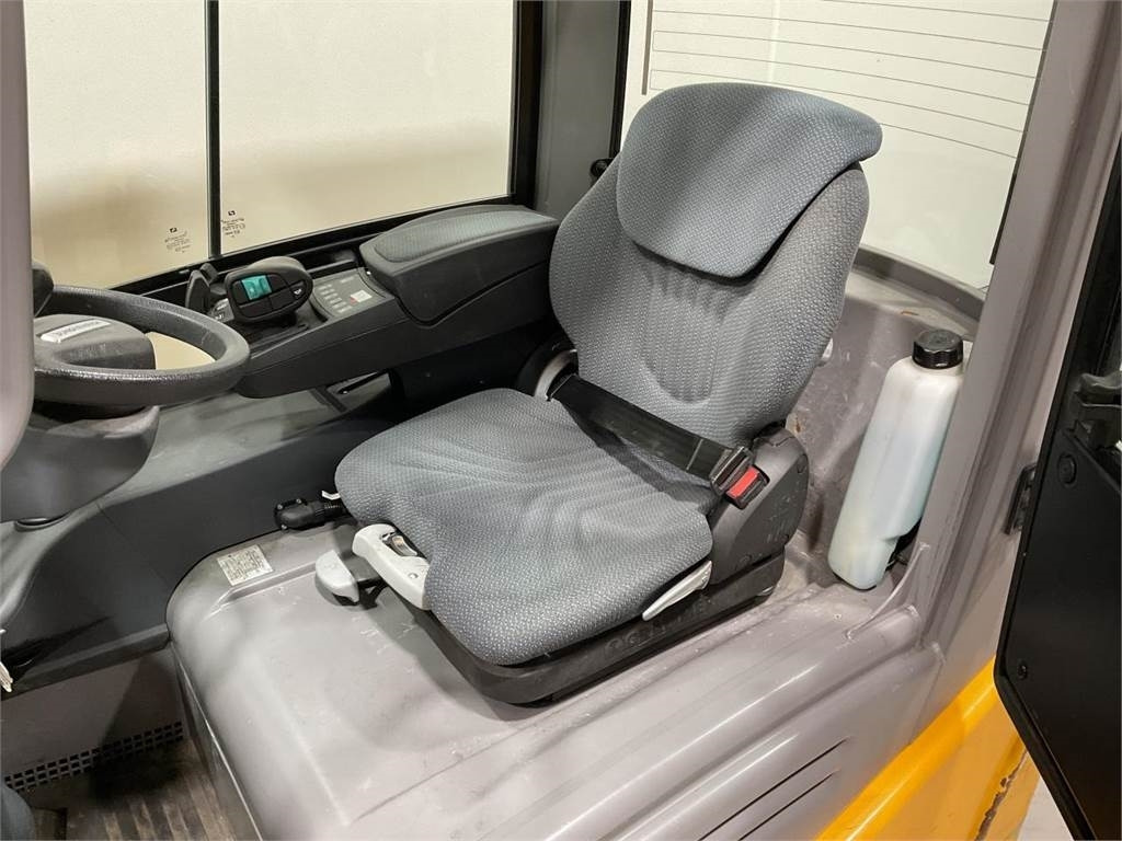 Jungheinrich EFG 220 - Električni viličar: slika Jungheinrich EFG 220 - Električni viličar Jungheinrich EFG 220 - Električni viličar: slika Jungheinrich EFG 220 - Električni viličar