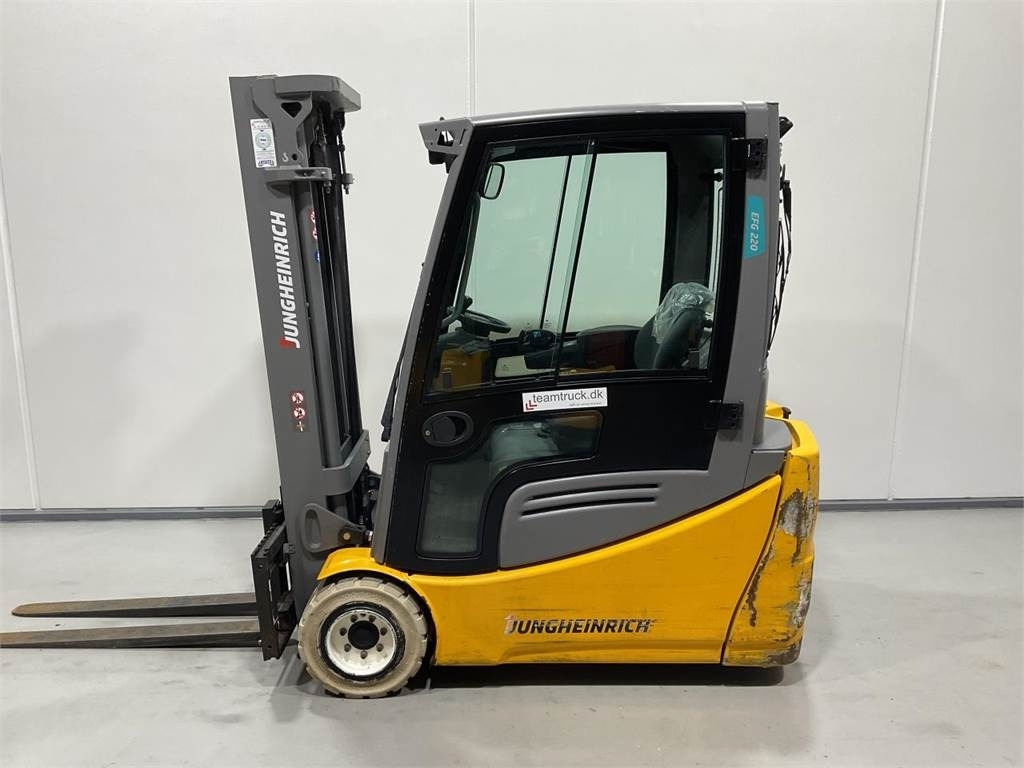 Jungheinrich EFG 220 - Električni viličar: slika Jungheinrich EFG 220 - Električni viličar Jungheinrich EFG 220 - Električni viličar: slika Jungheinrich EFG 220 - Električni viličar