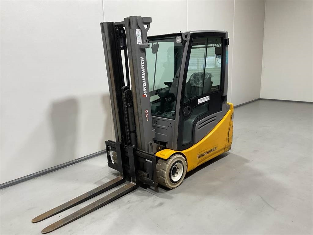 Jungheinrich EFG 220 - Električni viličar: slika Jungheinrich EFG 220 - Električni viličar Jungheinrich EFG 220 - Električni viličar: slika Jungheinrich EFG 220 - Električni viličar