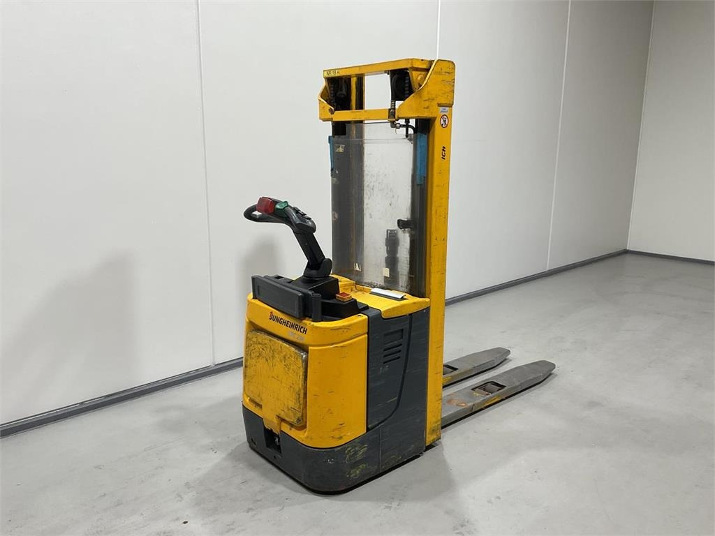 Jungheinrich ERC 214 - Slagač stoga: slika Jungheinrich ERC 214 - Slagač stoga Jungheinrich ERC 214 - Slagač stoga: slika Jungheinrich ERC 214 - Slagač stoga