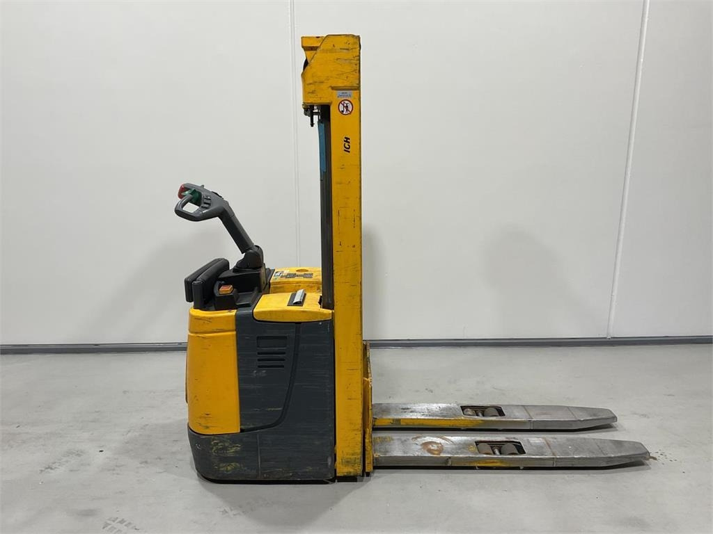 Jungheinrich ERC 214 - Slagač stoga: slika Jungheinrich ERC 214 - Slagač stoga Jungheinrich ERC 214 - Slagač stoga: slika Jungheinrich ERC 214 - Slagač stoga